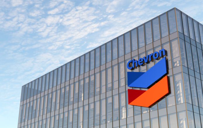 Chevron analizează posibilitatea de a achiziționa activele internaționale ale Lukoil