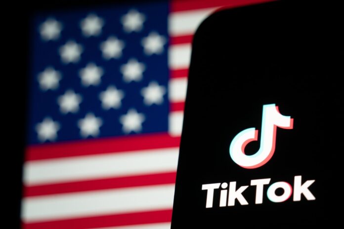 TikTok evită blocarea în SUA după semnarea unui acord major: Oracle, Silver Lake și MGX devin acționari