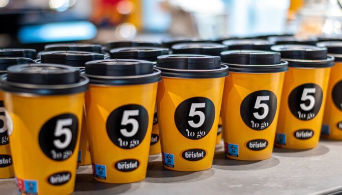 10 ani de creștere constantă pentru cel mai mare lanț de cafenele din România