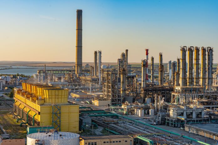 Rompetrol Rafinare oprește temporar producția în februarie pentru lucrări de mentenanță