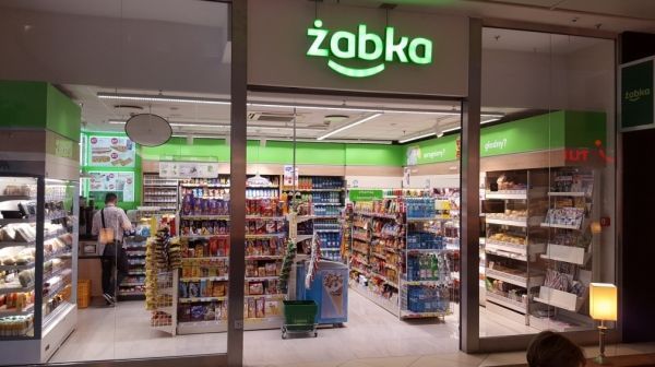 Froo introduce servicii de croitorie în magazinele din Polonia