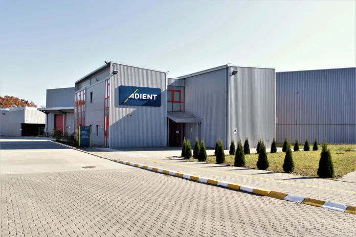 Adient va închide fabrica din Ploiești: peste 1.000 de angajați afectați