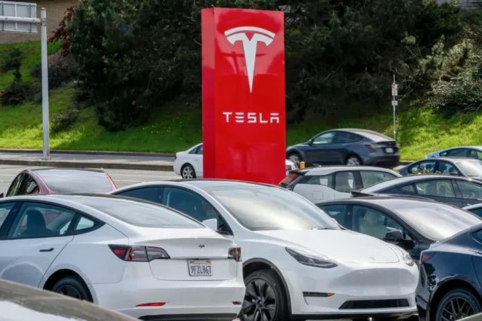 Tesla pierde oficial poziția de cel mai mare producător mondial de vehicule electrice