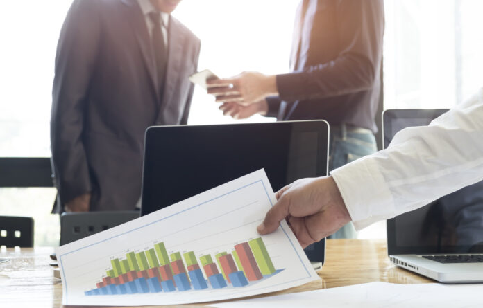 România intră într-o economie în care costurile fixe încep să apese mai tare decât lipsa comenzilor.